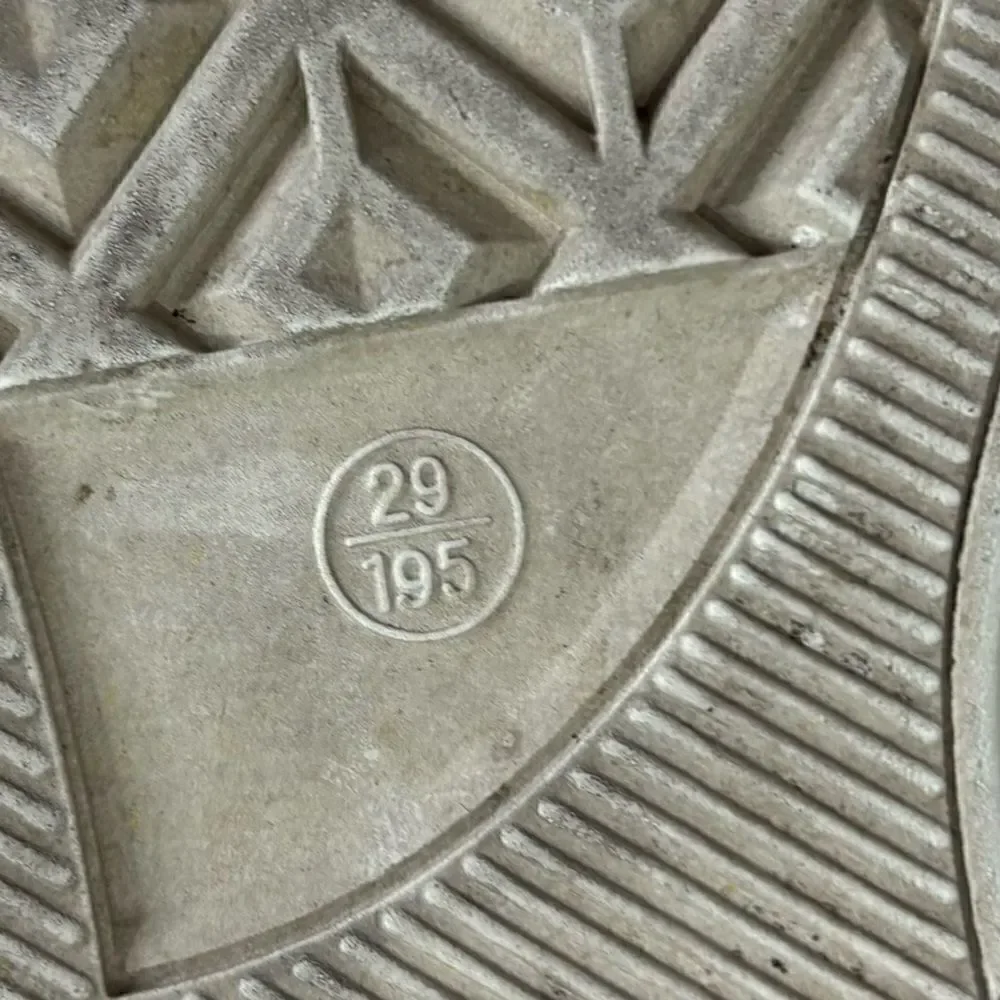 Dior Oblique Black & White B23 High Top Sneaker - Picture 13 of 14